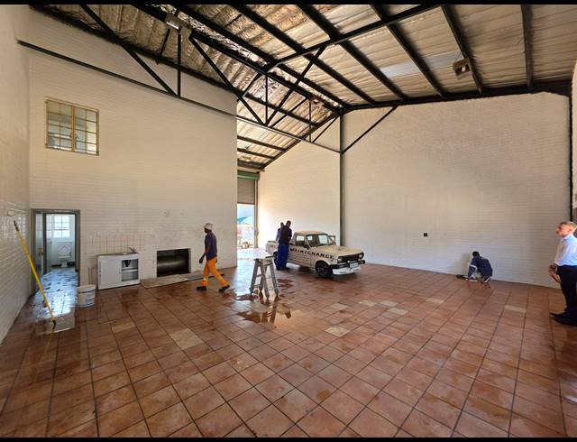 232M² MINI FACTORY TO LET IN KYA SANDS